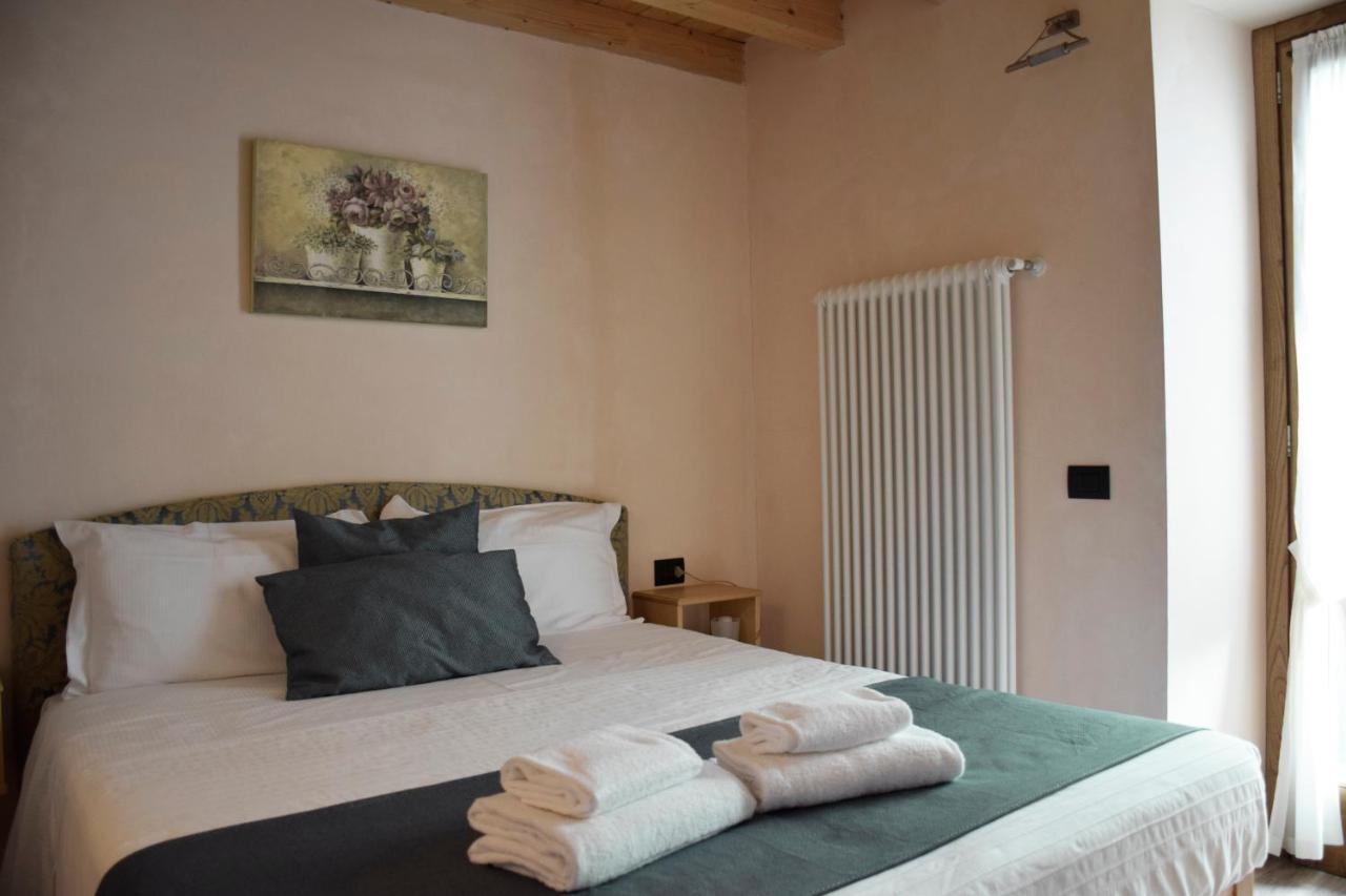 La Tana Del Tasso Rooms&Breakfast Camerata Cornello ภายนอก รูปภาพ