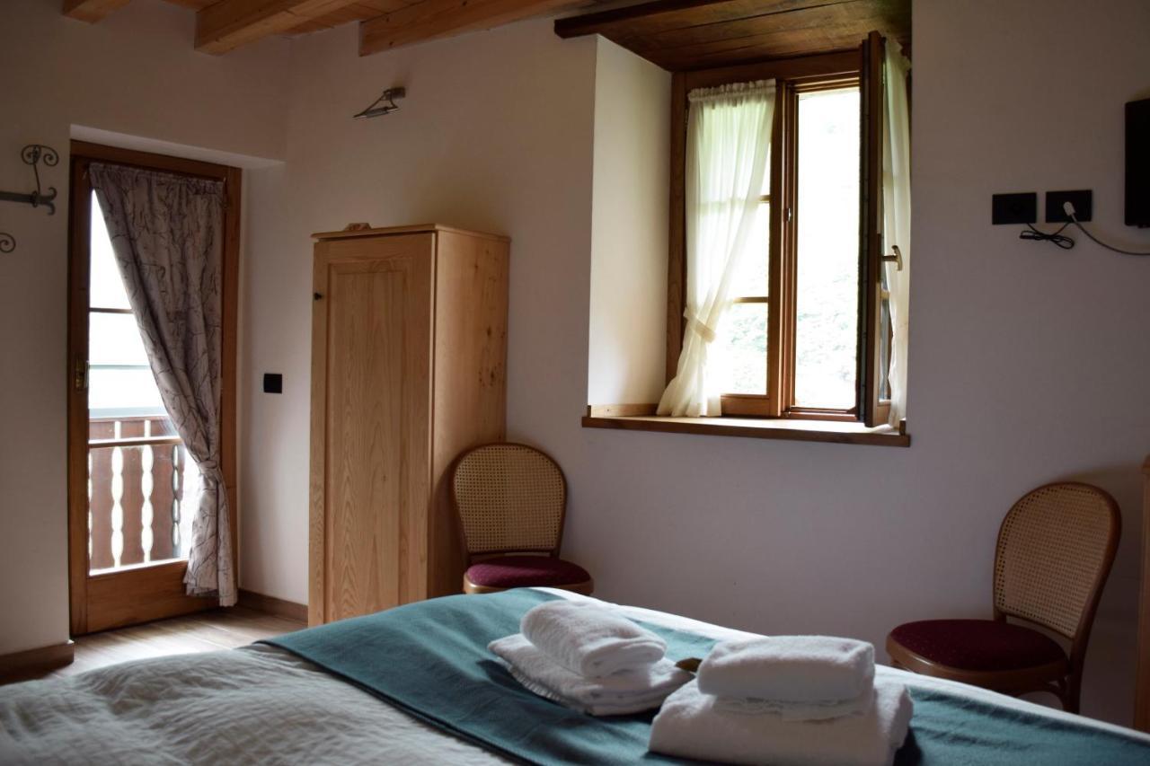 La Tana Del Tasso Rooms&Breakfast Camerata Cornello ภายนอก รูปภาพ