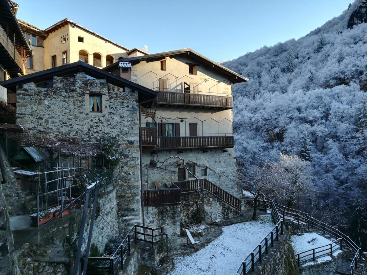 La Tana Del Tasso Rooms&Breakfast Camerata Cornello ภายนอก รูปภาพ