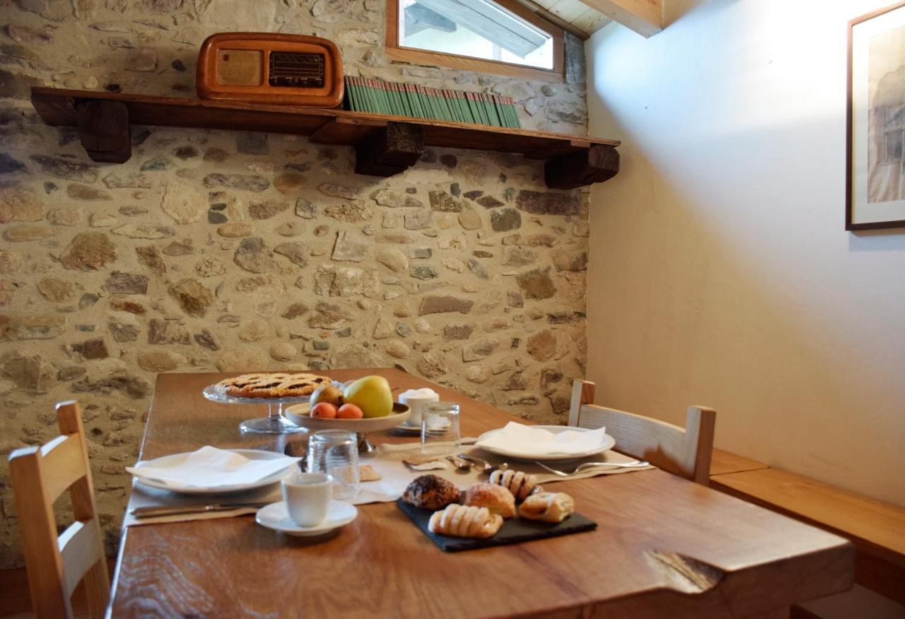 La Tana Del Tasso Rooms&Breakfast Camerata Cornello ภายนอก รูปภาพ