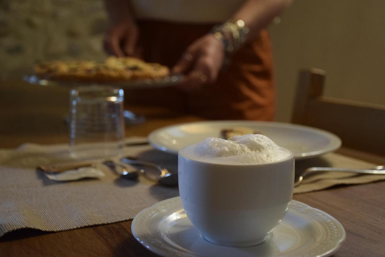 La Tana Del Tasso Rooms&Breakfast Camerata Cornello ภายนอก รูปภาพ